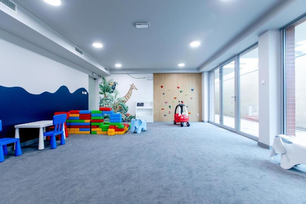 Apartament Nadmorski Z Basenem Klifowa Реваль Екстер'єр фото