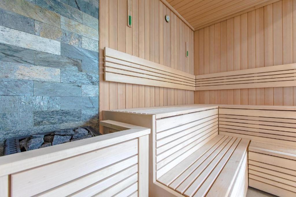 Apartament Nadmorski Z Basenem Klifowa Реваль Екстер'єр фото